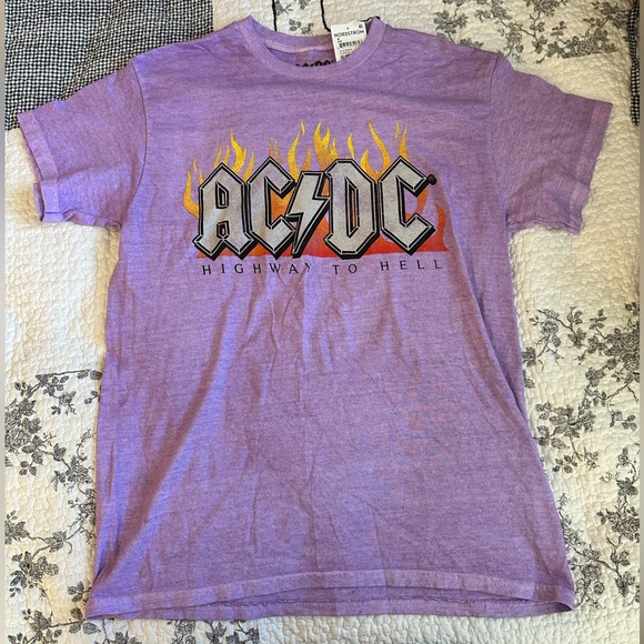 4 Piece Graphic Tee Bundle from Nordstrom
Size Medium NWT - Picture 6 of 6